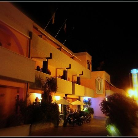 Hotel Mistral Marina di Campo Luaran gambar