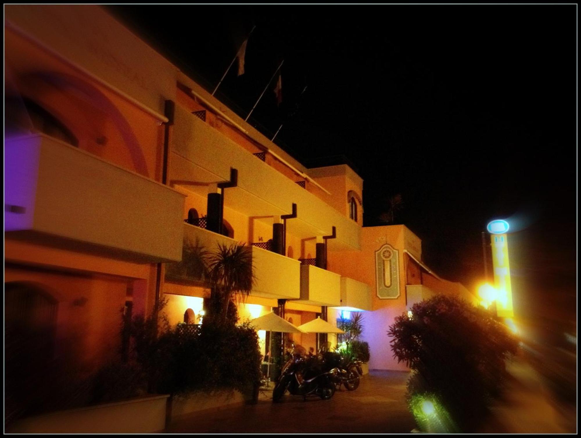 Hotel Mistral Marina di Campo Luaran gambar