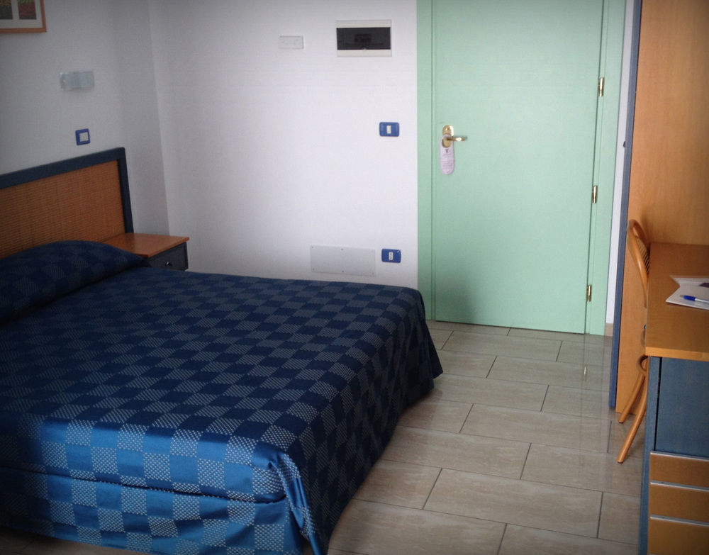 Hotel Mistral Marina di Campo Luaran gambar