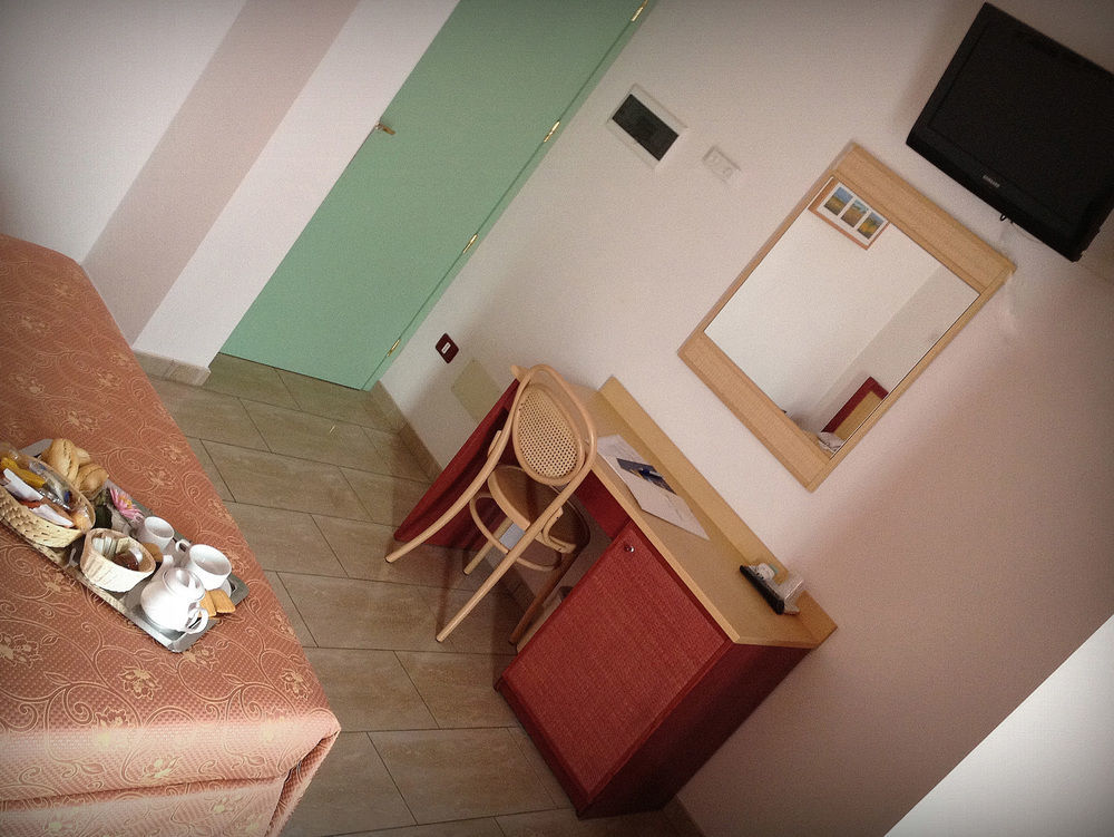 Hotel Mistral Marina di Campo Luaran gambar