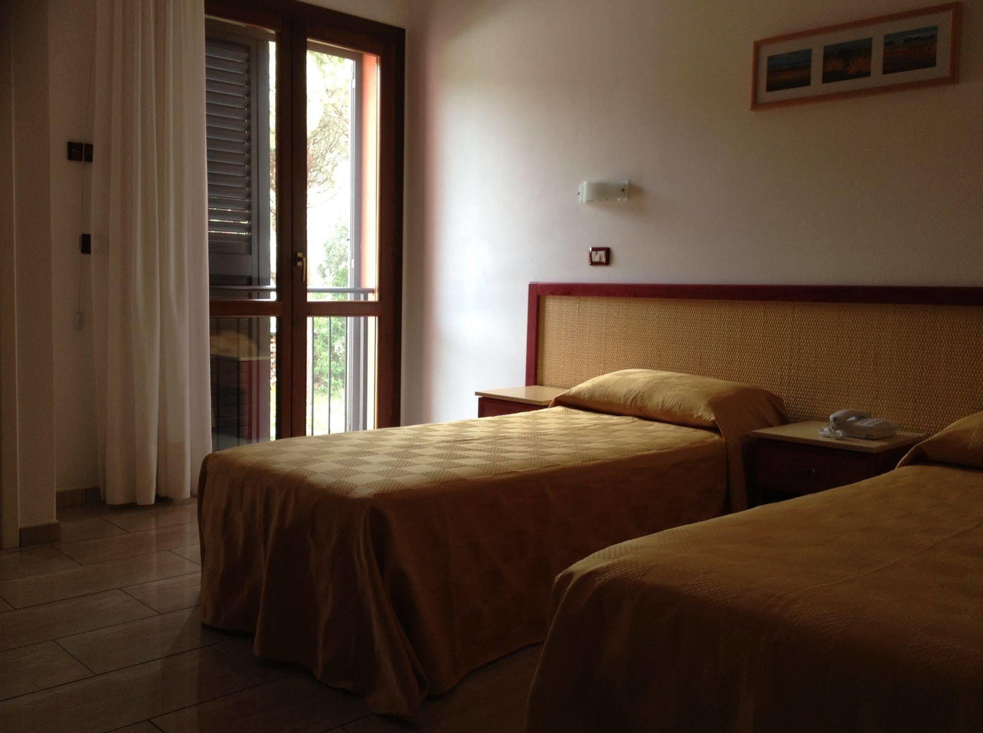 Hotel Mistral Marina di Campo Luaran gambar