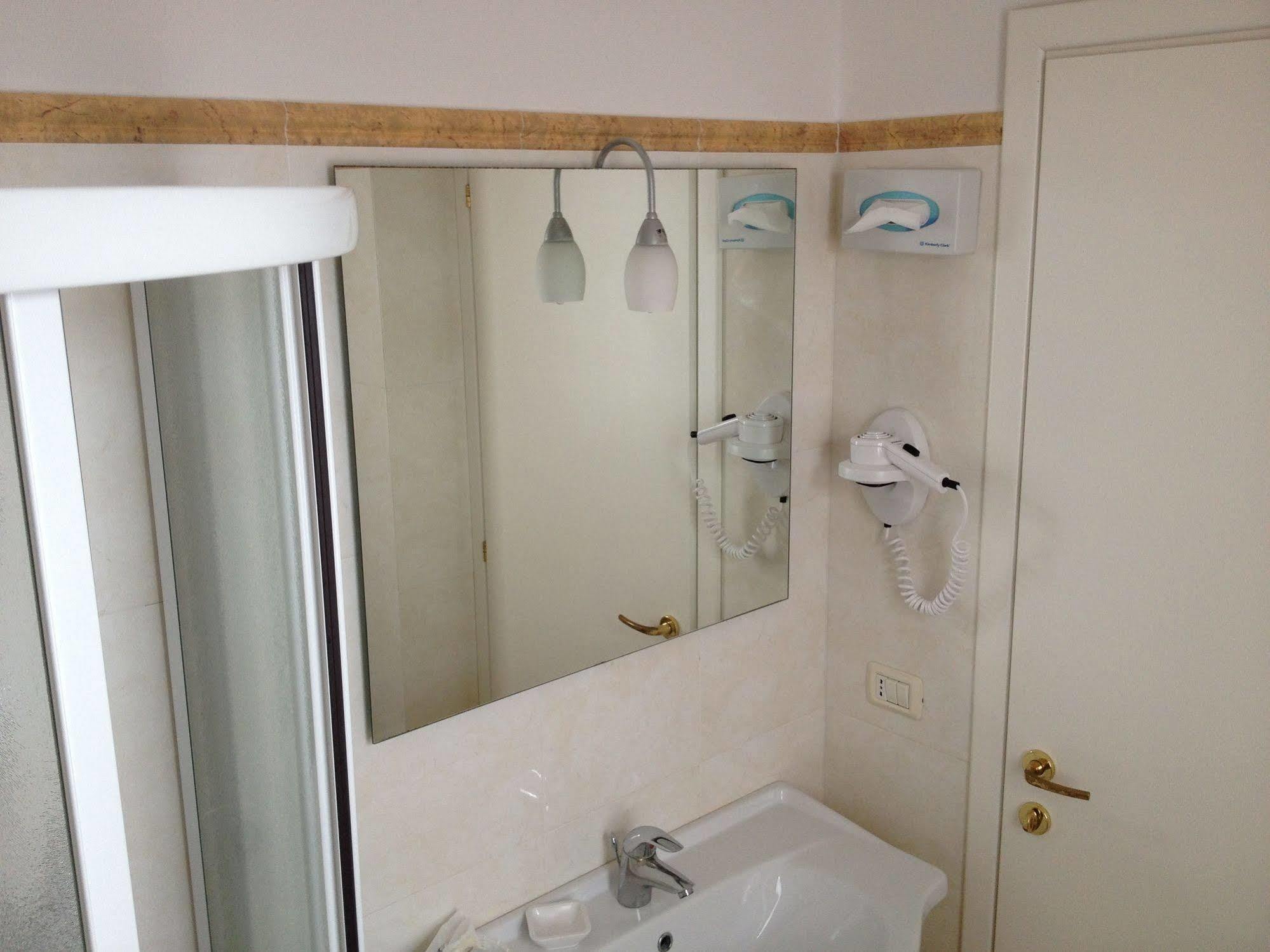 Hotel Mistral Marina di Campo Luaran gambar