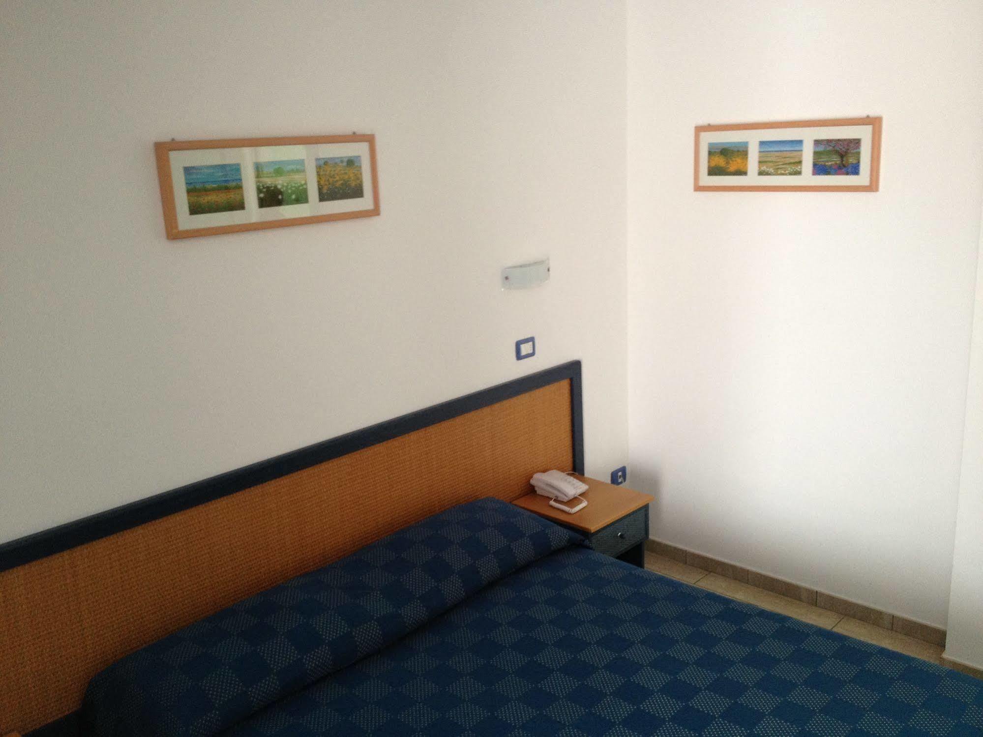 Hotel Mistral Marina di Campo Luaran gambar