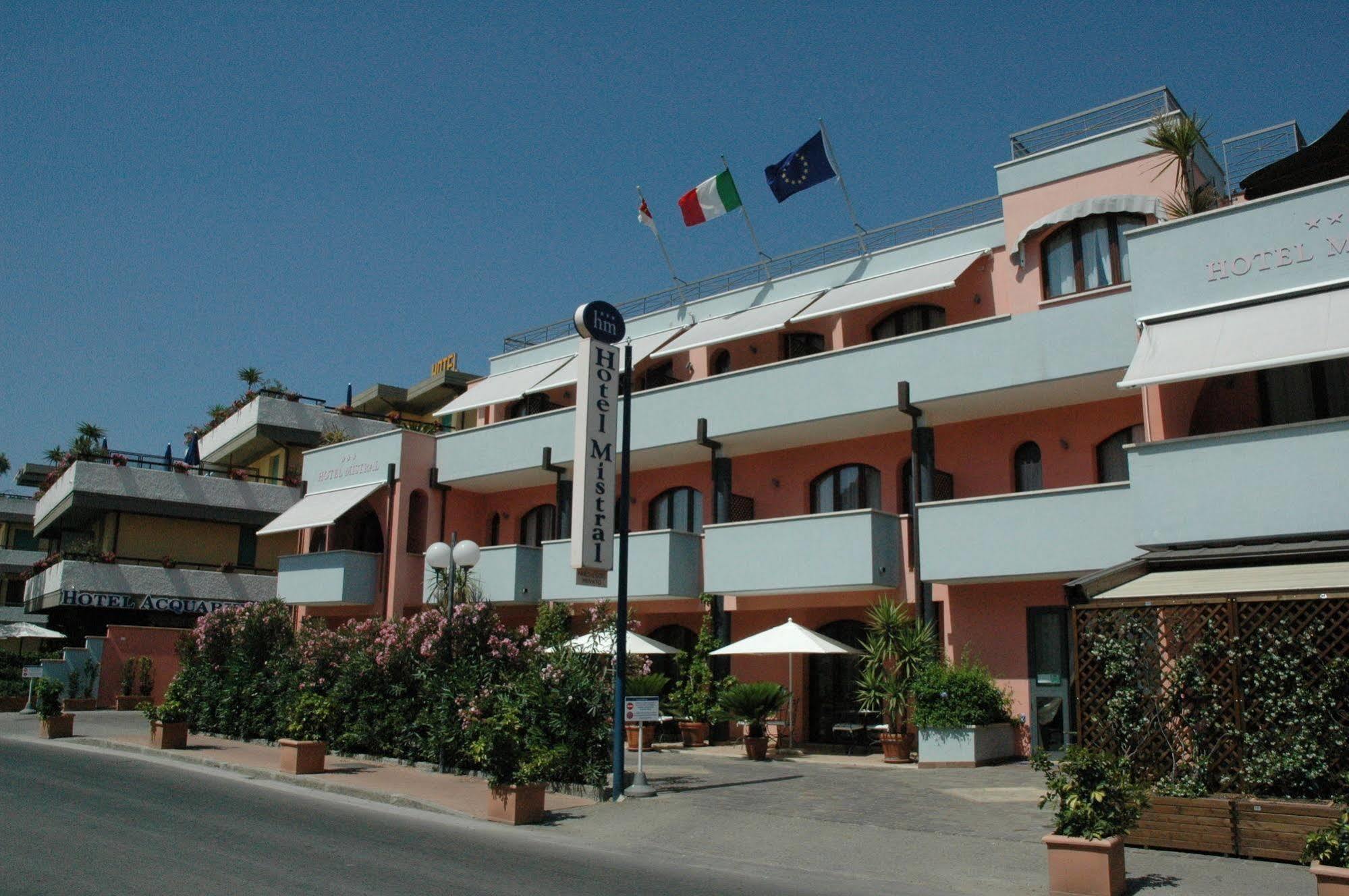 Hotel Mistral Marina di Campo Luaran gambar