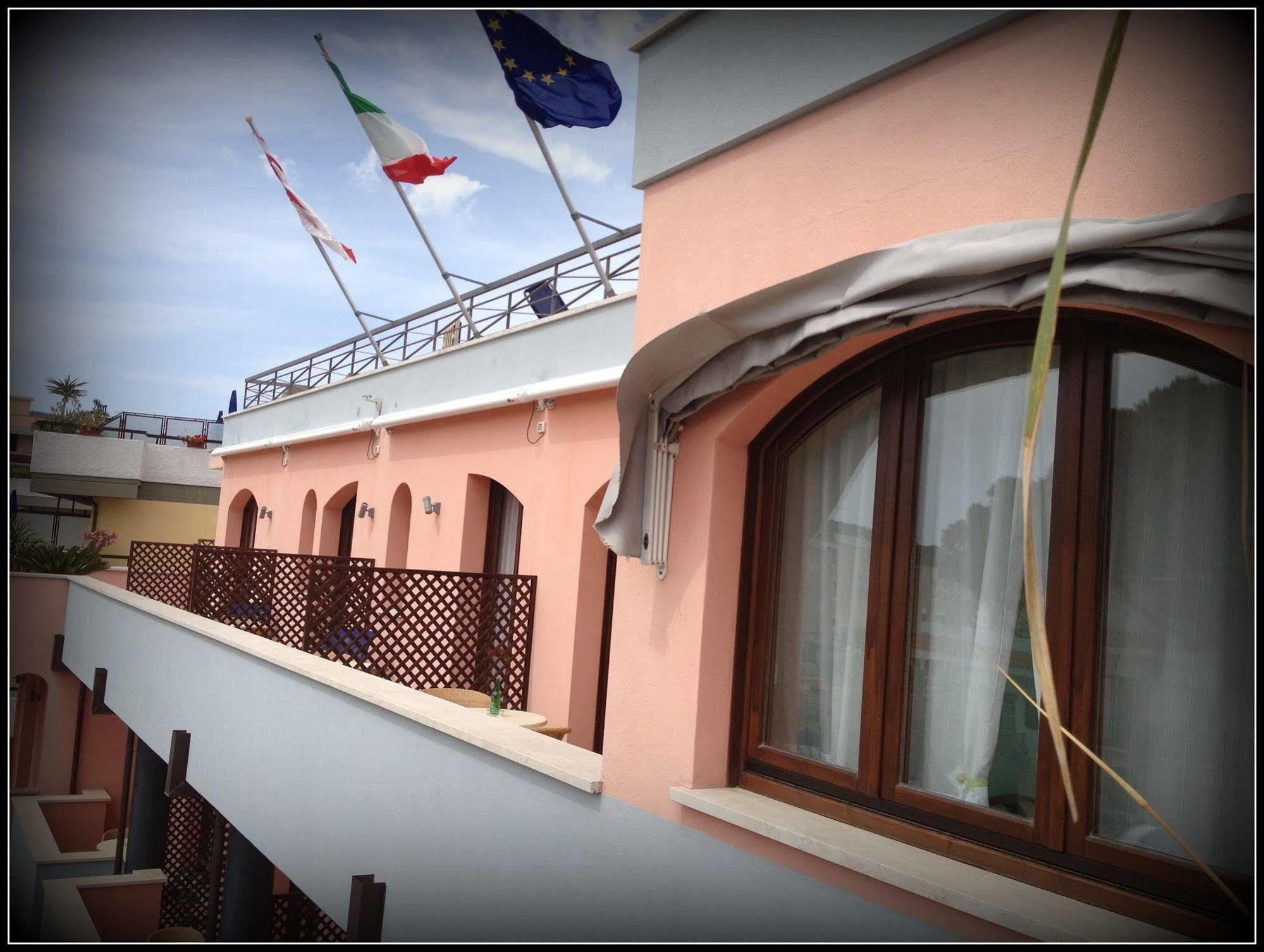 Hotel Mistral Marina di Campo Luaran gambar