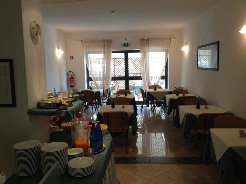 Hotel Mistral Marina di Campo Luaran gambar