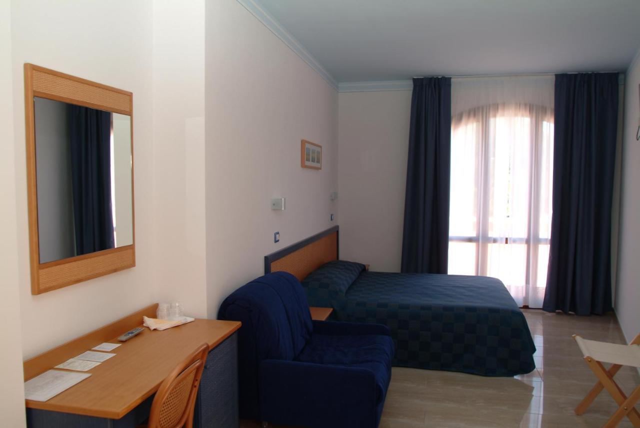 Hotel Mistral Marina di Campo Luaran gambar