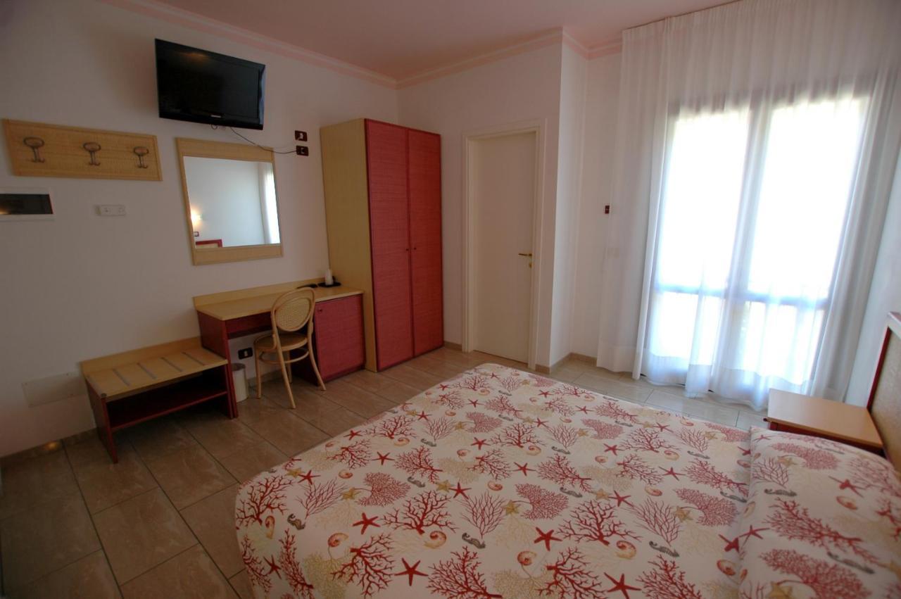 Hotel Mistral Marina di Campo Luaran gambar